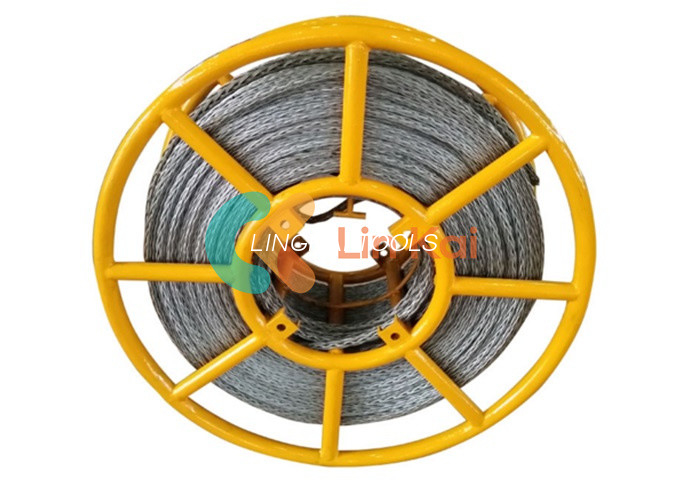22 mm nesisukantis bandomasis vielinis lynas, skirtas keturiems laidininkams surišti perdavimo linijoje